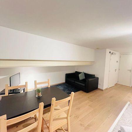 Oneluxstay Near Fashion District Антверпен Екстер'єр фото