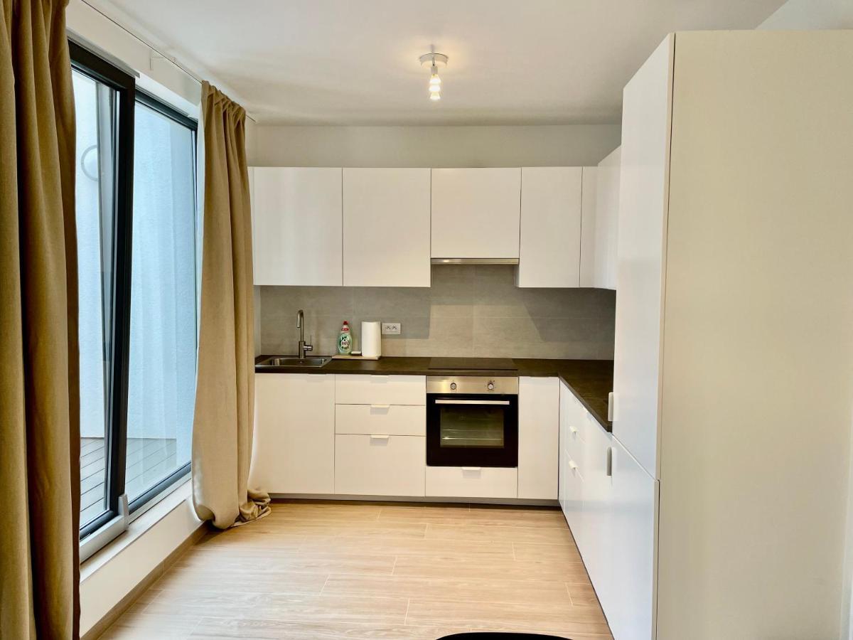 Oneluxstay Near Fashion District Антверпен Екстер'єр фото