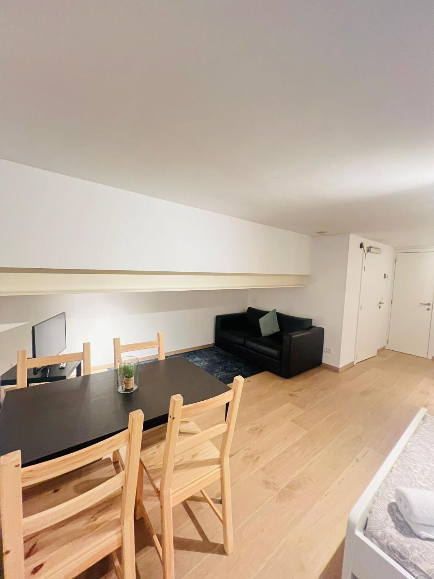 Oneluxstay Near Fashion District Антверпен Екстер'єр фото